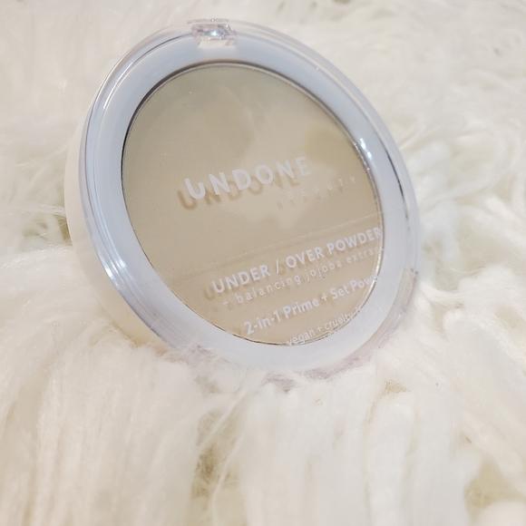 New Undone beauty under/over powder 2 in 1 prime + set powder by Ulta - Picture 1 of 10